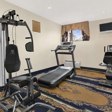 מלון Ramada By Wyndham איסט אורנג' מראה חיצוני תמונה