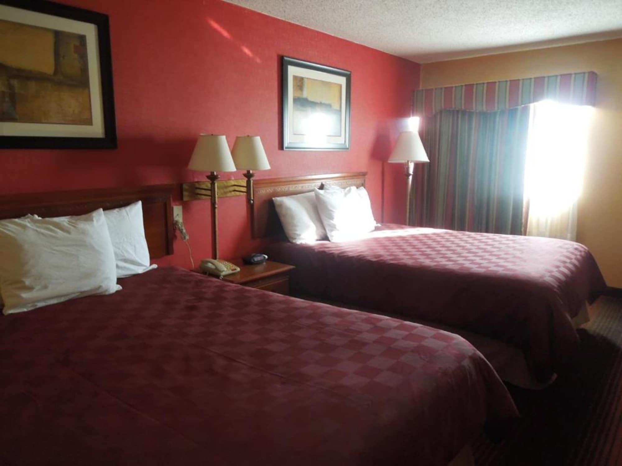 מלון Ramada By Wyndham איסט אורנג' מראה חיצוני תמונה