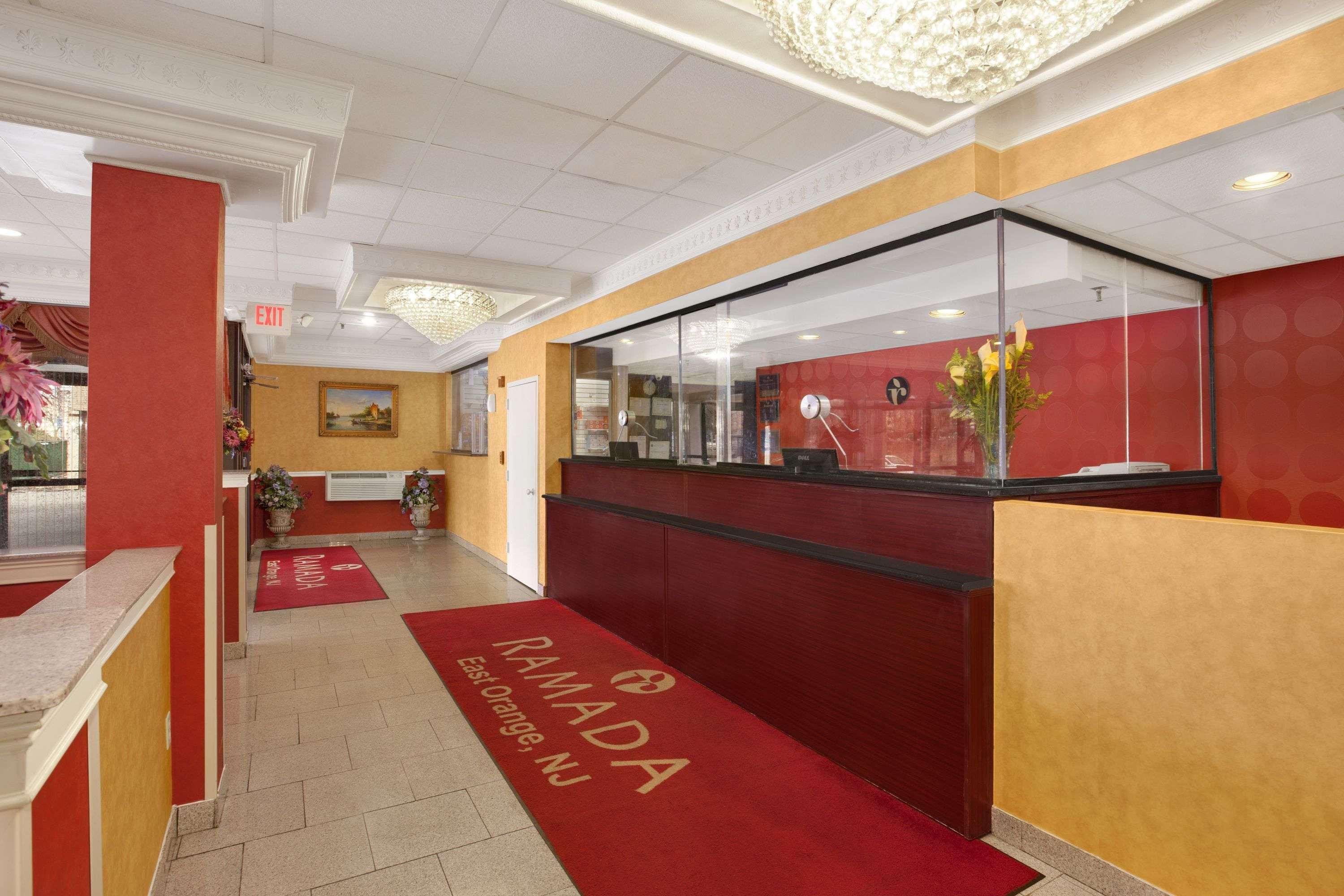 מלון Ramada By Wyndham איסט אורנג' מראה חיצוני תמונה