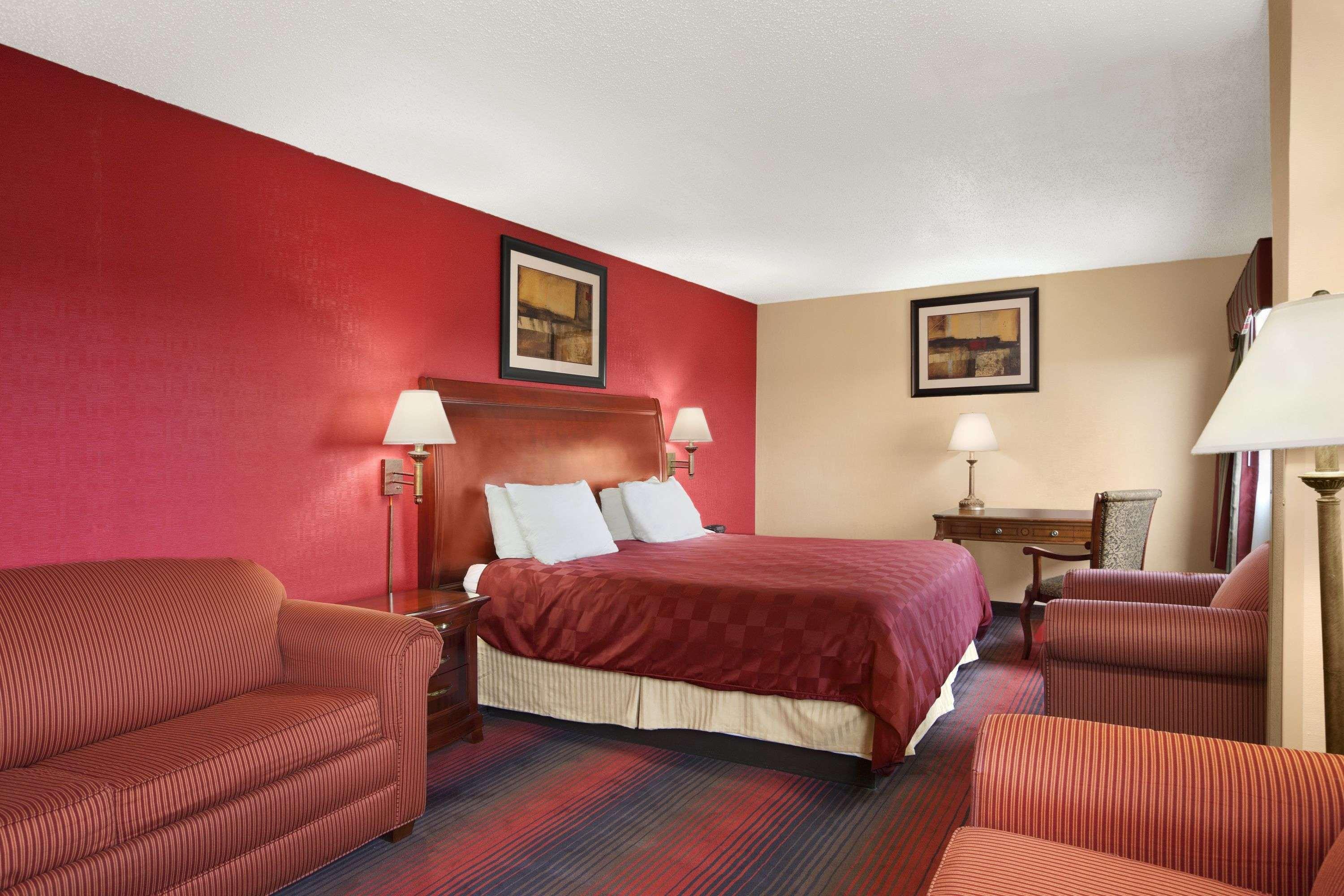 מלון Ramada By Wyndham איסט אורנג' מראה חיצוני תמונה