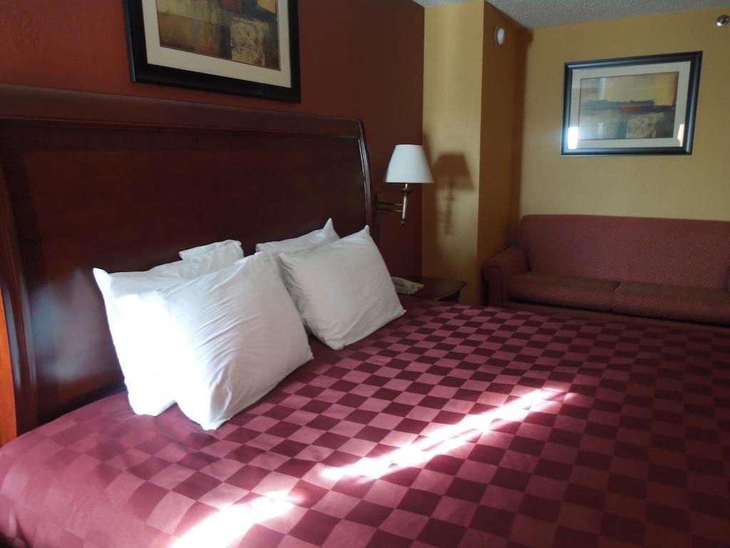 מלון Ramada By Wyndham איסט אורנג' מראה חיצוני תמונה