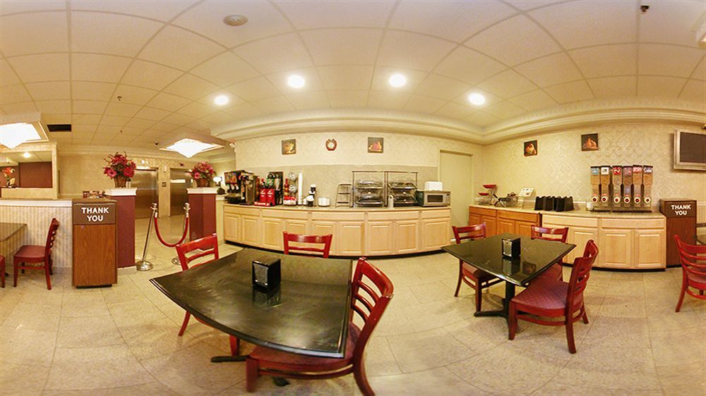 מלון Ramada By Wyndham איסט אורנג' מראה חיצוני תמונה