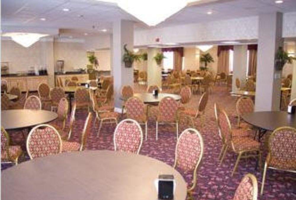 מלון Ramada By Wyndham איסט אורנג' מראה חיצוני תמונה